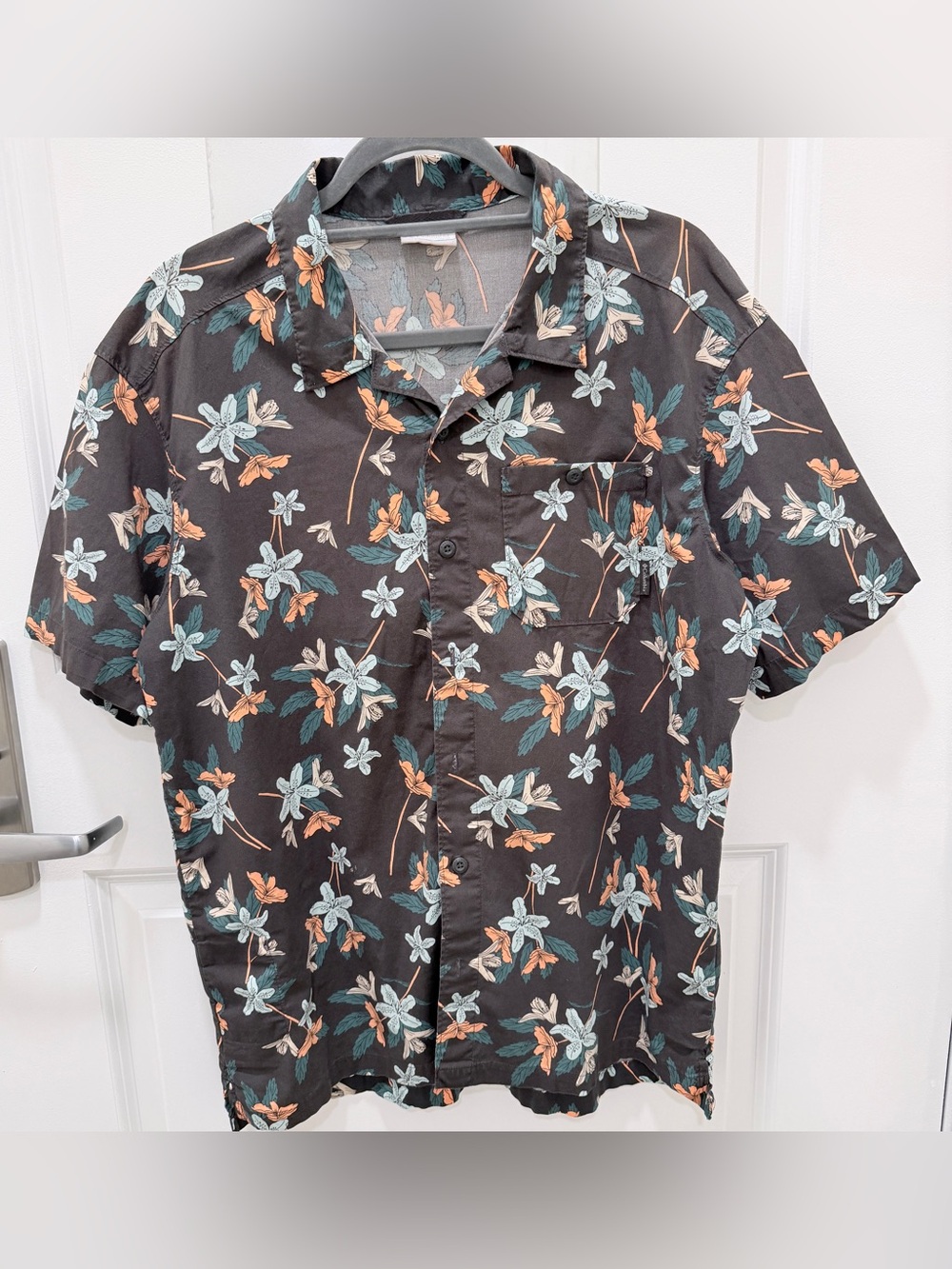 Columbia Mens M Floral Button Up Shirt Stretch Cotton Hawaiian Camp Outdoor